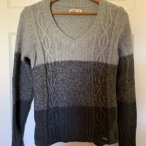 Hollister, gray knit sweater.